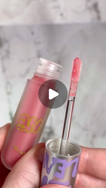 LAURA PEARSON on Instagram: "I loved the look of the @glowhubbeauty Gen Gleam Collagen_Up Lip Glosses (£10), so I had to try the two tinted shades - Thirsty & Snack. I love the formula of these. It’s so good! However, I’m not keen on the applicator as it’s just far too small. You need to do so many dips to properly apply. Please make this with a bigger doe foot 🙏🏻 Personally, the watermelon scent isn’t one for me either; but that’s just personal preference. The amazing formula though, has peptides, Vitamin E and nourishing oils to plump the lips, boost collagen production and keep them smooth and hydrated. 👄 

#glowhub #lipgloss #lipplumping #lipplumpers #lipplump #lipglosslover #lipglosses #lipglossswatches" Watermelon Scent, Lipgloss Swatches, Boost Collagen, Boost Collagen Production, Lip Glosses, Collagen Production, Lip Plumper, Skincare Products, Vitamin E