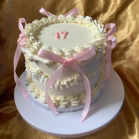 Coquette Cupcakes, Cakes For Girls Birthday, Coquette Birthday Cake, 15 Birthday Cake, Trend Cake, 17 Cake, Pink And White Cake, Coquette Cake, Birthday Cake Pink