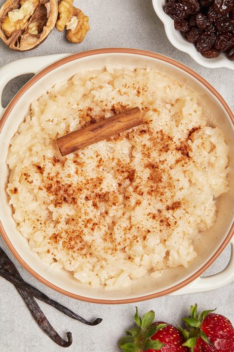 Turn your crockpot into a delectable cauldron of sweetness with this recipe for Crockpot Rice Pudding. Fresh cinnamon transforms an otherwise simple dish into a gourmet crowd pleaser. Rice Pudding Baked, Crockpot Rice Pudding, Crockpot Rice, Crockpot Rice Recipes, Slow Cooker Rice Pudding, Rice In Crockpot, Baked Rice Pudding, Tapioca Pudding, Vegetarian Crockpot Recipes