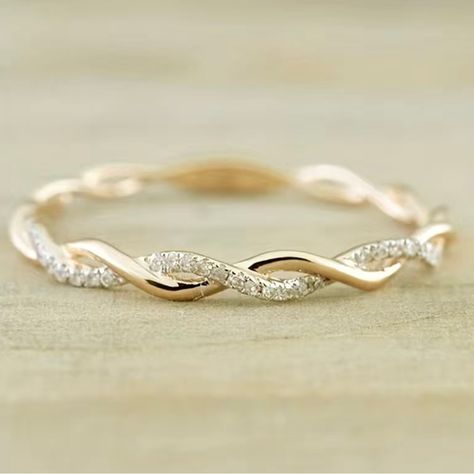 Pretty Twist Ring With Stone Details Stacked Wedding Rings, Womens Rings Fashion, Round Engagement Rings, Rose Gold Diamond Ring, Vintage Style Jewellery, Eternity Band Ring, Twist Ring, Eternity Ring Diamond, Engagement Bands