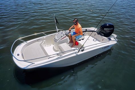 130 Super Sport NEW Model | Boston Whaler Boston Whaler Boats, Side Console, Boat Restoration, Boston Whaler, Sport Boats, Yacht Boat, Model Boats, Super Sport, Hunting Fishing