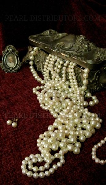 Atropos Aesthetic, Pearls Dark Aesthetic, Red Mermaid Aesthetic, Vintage Pearls Aesthetic, Cancerian Aesthetic, Pearls Aesthetic, Vampire Castle, Pearl Aesthetic, Estilo Dark