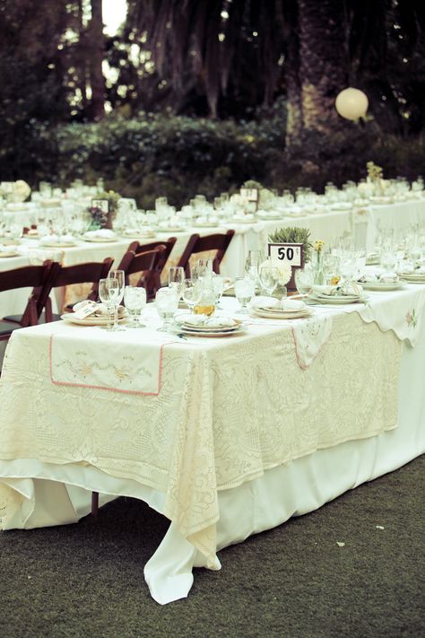 tablesetting with mismatched vintage linens. Mismatched Tablecloths, Mix Match Tea Party, Mismatched Table Linens Wedding, Mismatched Tablecloths Wedding, Glasses Table Setting, Linen Tablecloth Wedding, Vintage Linen Tablecloths, Vintage Table Setting, Vintage Wedding Table