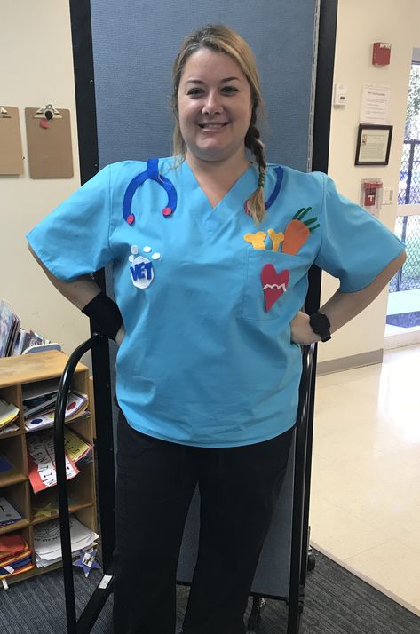 DIY Vet costume! Diy Vet Costume, Vet Outfit, Vet Costume, Kids Uniforms, Vet Tech, School Project, Diy Costumes, School Projects, Rose Print