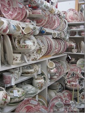 Smart Tiles, Deco Nature, Pretty China, Antique Dishes, China Dishes, Decoration Inspiration, Antique China, China Patterns, Cups And Saucers