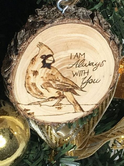 Cardinal Sympathy Wood Burned Ornament #woodslicemagic #diyhomedecor #sustainablecrafts #naturalart #woodslicedecor #diygiftideas #Woodworking #WoodworkingTips #WoodworkingProjects #WoodworkingIdeas #WoodCraft #WoodArt #DIYWoodworking #WoodworkingCommunity #HandmadeWoodwork #WoodworkingSkills #WoodworkingLife #WoodworkingInspiration #WoodworkingCrafts #WoodworkingDesign Wood Burning Designs Coasters, Christmas Wood Burning Ideas, Disc Crafts, Wood Burned Gifts, Beginner Wood Burning, Art And Drawing, Wood Slice Decor, Wood Burn Spoons, Diy Tables