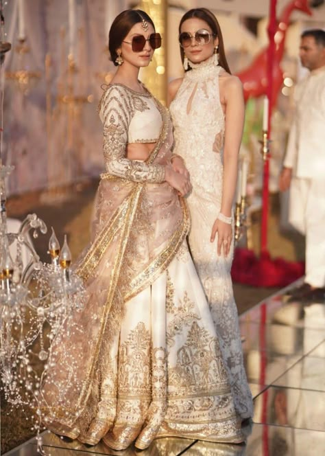 White Lehenga Pakistani, Neha Rajpoot, Mohsin Naveed Ranjha, Lehenga Pakistani, Golden Lehenga, Bridal Mehndi Dresses, White Lehenga, Desi Wedding Dresses, Wedding Lehenga Designs