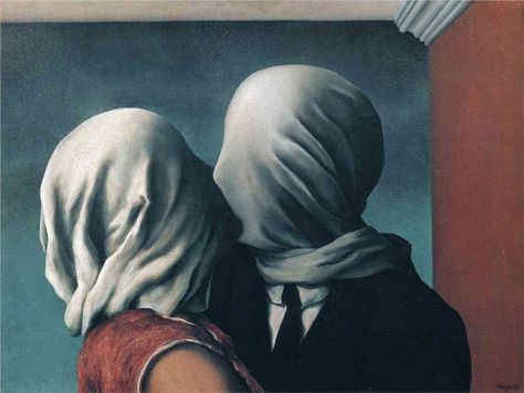 René Magritte’s The Lovers (1928) is a harrowing depiction of isolated love as the pair are kept apart by a mere shroud of fabric, preventing a fully loving embrace. Rene Magritte The Lovers, Rene Magritte Art, Magritte Paintings, Magritte Art, Art Parisien, Kiss Painting, Tableaux Vivants, René Magritte, Kiss Art