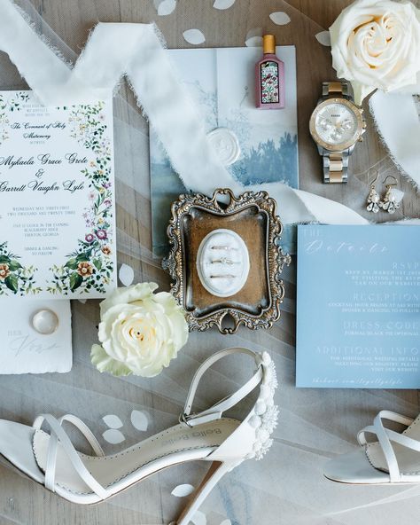 Wondering what to include in your wedding flat lay? 🤔 Save this post for the ultimate flat lay packing list 💌 Invitations (and envelopes!) with unique designs or calligraphy 💌 Bridal shoes/Fun socks 💌 Vow books 💌 All three rings 💌 Jewelry like earrings or bracelets 💌 Cuff links 💌 Perfume and cologne 💌 Gifted liquor/Wedding party gifts 💌 Lipstick of the day 💌 Heirloom items like a special hair clip 💌 Borrowed/Blue items 💌 Personalized details like cocktail napkins or drink stirrers 💌 Tokens r... Liquor Wedding, Wedding Flat Lay, Wedding Day Dresses, Burberry Perfume, Blue Items, Vow Books, Wedding Party Gifts, Vow Book, Drink Stirrers