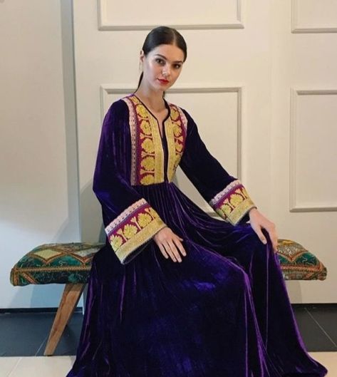 Afghan Fashion Modern, Pashtun Culture, Modern Afghan, Afghan Wedding Dress, Casual Bridal Dress, Girls Velvet Dress, Afghani Dresses, Afghani Dress, Quran Sharif