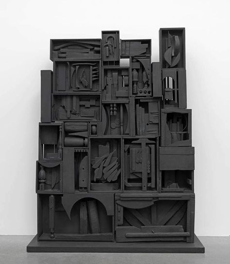 Get to Know American Artist Louise Nevelson (9 Modern Sculptures) Katy Hessel, Discarded Objects, Louise Nevelson, Representational Art, Art Consultant, Tate Modern, Outdoor Sculpture, Black Wall, Modern Sculpture