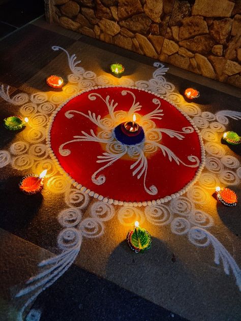 Diwali Rangolis, Happy Diwali Animation, Diwali Animation, Unique Rangoli, Beautiful Simple Mehndi Design, Easy Rangoli Designs Videos, Diwali Photography, Very Easy Rangoli Designs, Diwali Pictures