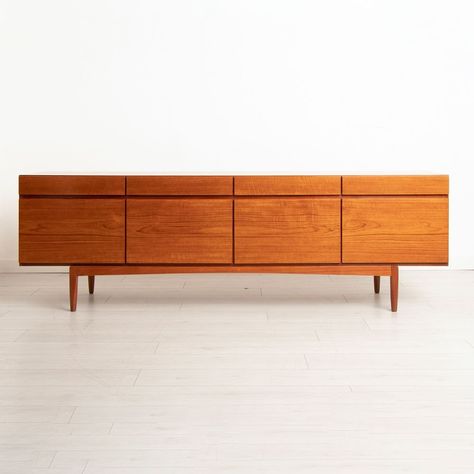 Listed on VNTG.com: Midcentury FA66 Teak Sideboard by IB Kofod Larsen | #vntg #vintage 70s Sideboard, 60s Sideboard, Cabinet Legs, Mid Century Modern Sideboard, Kofod Larsen, Old Cinema, Mid Century Sideboard, Bauhaus Style, Teak Sideboard