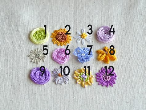 Broderie fleur : 12 motifs floraux gratuits à broder How To Embroidery Flowers, Creative Embroidery Designs, Motifs D'appliques, Broderie Simple, Idees Creatives, Abstract Embroidery, Digital Embroidery Patterns, Diy Broderie, Floral Embroidery Patterns