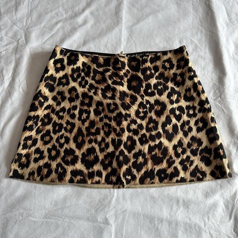 Vintage black leopard print mini skirt Vintage... - Depop Cheetah Print Mini Skirt, Cheetah Print Clothes, Leopard Print Clothes, Mini Skirt Aesthetic, Animal Print Mini Skirt, Leopard Mini Skirt, Cheetah Print Skirt, Leopard Print Mini Skirt, Mini Skirt Vintage