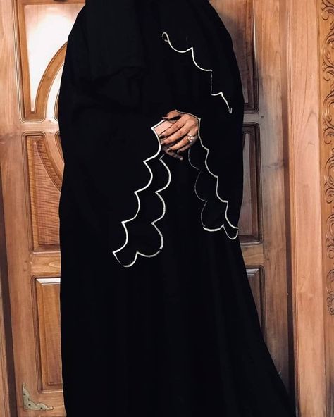 Whatsup+919637875741 Burka Design Dubai, Burqa Design Dubai, Burkha Designs Black Dubai, Black Abaya Designs Dubai Style, Burkha Designs Black, New Abaya Design, Abaya Ideas, Simple Abaya Designs, Burkha Designs