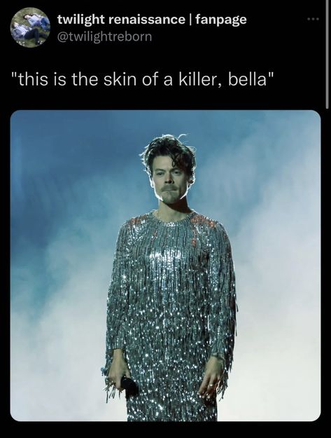 This Is The Skin Of A Killer Bella, Harry Styles Halloween Costume, Harry Styles Halloween, Harry Posters, Skin Of A Killer Bella, Twilight Party, One Direction Memes, Mr Style, Reaction Pics