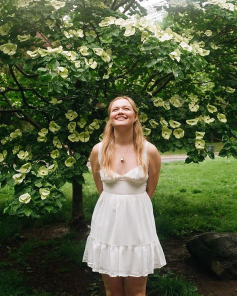 the lil urban cowgirl | LUCY’S GRAD PORTRAITS ✧･ﾟ: *✧･ﾟ:* 　 Canon AE-1 w/ Kodak Gold 200 #35mm #canonae1 #canonfilm #kodakgold200 #graduationpictures… | Instagram Kodak Gold Portrait, 35 Mm Portraits, Gold Portrait, Grad Portraits, Kodak Gold 200, Urban Cowgirl, Canon Ae 1, Kodak Gold, Film Photography