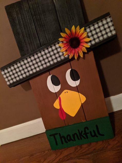 Painted Turkey On Wood, Thanksgiving Door Decorations Classroom, Reversible Porch Sign, Fall Pallet Signs, Thanksgiving Door Decorations, Crafts Adults, Thanksgiving Wood Crafts, Fall Festival Decorations, Bitmoji Classroom