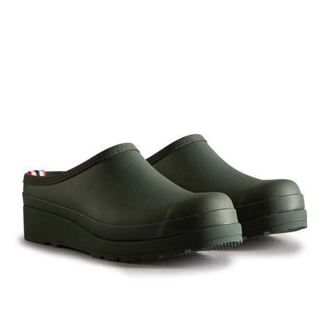 Hunter Original Play Clog Womens Wellies - Arctic Moss is available from Hunter. Garden Clogs, Suede Clogs, Wedge Loafers, Platform Clogs, Daily Walk, Hunter Shoes, Wellington Boots, Women's Loafers, Leather Clogs