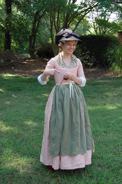 Sweet   pink round gown. More working/middle class, reminds me of my beloved civil war dress. 18th Century Working Class Clothing, 18th Century Working Woman, 1700s Dresses, 1770s Fashion, Colonial Dress, 18th Century Women, Fashion Decades, 18th Century Dress, 18th Century Costume