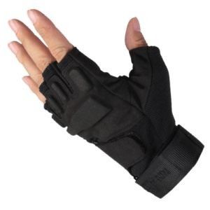 Combat Gloves Anime, Fingerless Gloves Reference, Cool Glove Design, Hand Wraps Aesthetic, Parkour Outfits, Parkour Gloves, Parkour Clothes, Fingerless Gloves Aesthetic, Cool Gloves