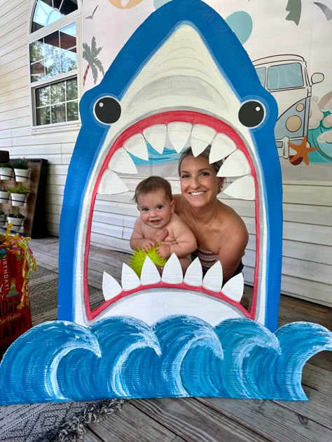 Shark photo prop birthday declr Backyard Beach Party, Nemo Party, Shark Themed Birthday Party, Backyard Birthday, Shark Birthday Party, Shark Themed, Shark Party, Shower Bebe, Sea Birthday