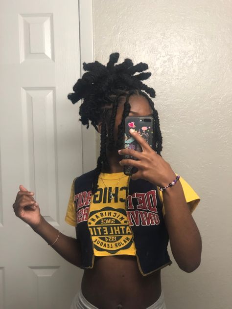 Hawaiian Locs Short, Loc Styles For Back To School, Pineapple Locs Hairstyle, Invisible Locks Styles, Invisible Locs Hairstyle Ideas, Butterfly Loc Hairstyle, Styles For Invisible Locs, Barrel Loc Styles Women Soft Locs, Knotless Locs Hairstyles