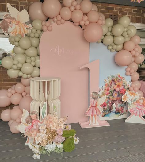 🧚🏼 Amara’s Fairy First Birthday 🧚🏼⁣ ⁣ ⁣ @naturalaycompany_ : soft play & bouncy castle ⁣ @naturaleventscompany_ : fairy backdrop display⁣ ⁣ ⁣ ⁣ ⁣ #cambridgeevents #partyplanneruk #cambridgepartyplanner #eventplanninguk⁣ #birthdaypartiesuk #eventsinuk #premiumevents⁣ #partyplannersofinstagram #birthdaypartyideas #cambridgeshirepartyplanner #birthdayevent #eventcoordinatoruk⁣ #ukpartyplanner #bespokeparties #eventinspiration #eventstylistuk #eventdecoratoruk⁣ #partyplanninginspo #cambridgep... My Fairy First Birthday Backdrop, Fairy Birthday Backdrop, My Fairy First Birthday, Fairy Backdrop, First Birthday Backdrop, Uk Parties, Bouncy Castle, Fairy Birthday, Soft Play