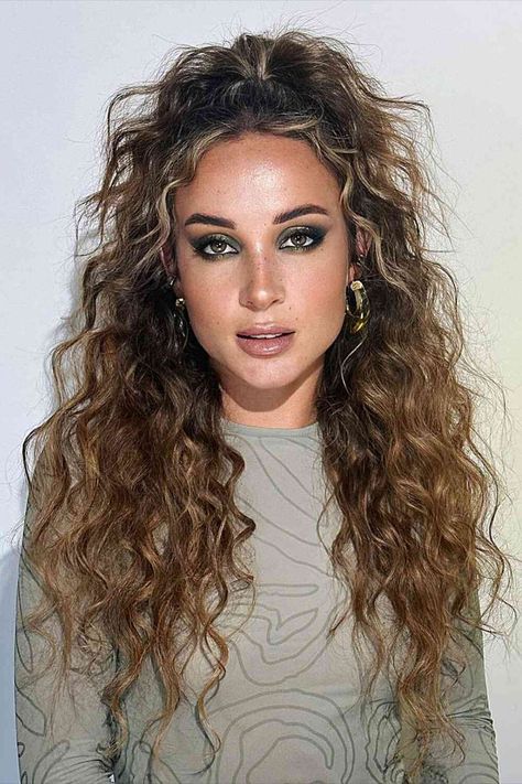 Half Up ‘80s Beach Waves Rock Chic Hairstyles, 80 Hairstyles 80s Hair, 80s Hair And Makeup, 80 S Hairstyles, 80s Hair Styles, 80’s Hair, 80s Hairstyles, Curly Hair Half Up Half Down, 80's Hairstyle