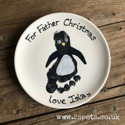 Footprint Plate, Penguin Footprint, Baby Christmas Crafts, Winchester Hampshire, Keepsake Crafts, Footprint Crafts, Christmas Crafts For Kids To Make, Christmas Shirts For Kids, Christmas Plate