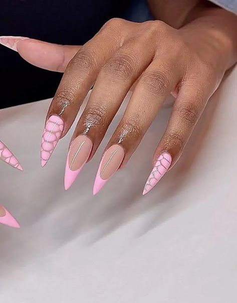 55 Best Fall Gel Nails to Inspire You Ombré Stiletto Nails, Nagel Tips, Almond Shape Nails, Nail Forms, Stick On Nails, Nailed It, Dope Nails, Artificial Nails, Valentine's Day Nails