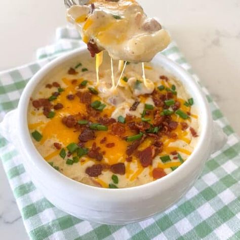 Loaded Baked Potato Soup, Disneyland Recipe from Carnation Cafe - Picky Palate Loaded Baked Potato Soup Recipe, Baked Potato Soup Recipe, Potato Bacon Soup, Corndog Recipe, Picky Palate, Loaded Potato Soup, Loaded Baked Potato Soup, Loaded Baked Potato, Potato Toppings