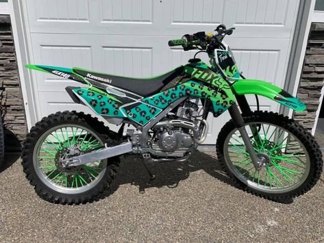 Dirt Bike Wraps Graphics, Teal Dirt Bike, 250 Dirt Bike, Dirt Bike Riding Gear, Dirt Bike Graphics, Custom Dirt Bike, Bike Graphics, Yamaha Dirt Bikes, Dirt Bike Gear