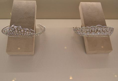 Garrard diamond tiaras Jewelled Headpiece, Magnificent Jewels, Royal Crowns, Diamond Tiara, Precious Jewels, Royal Jewels, Save The Queen, Diamonds And Gold, Crown Jewels