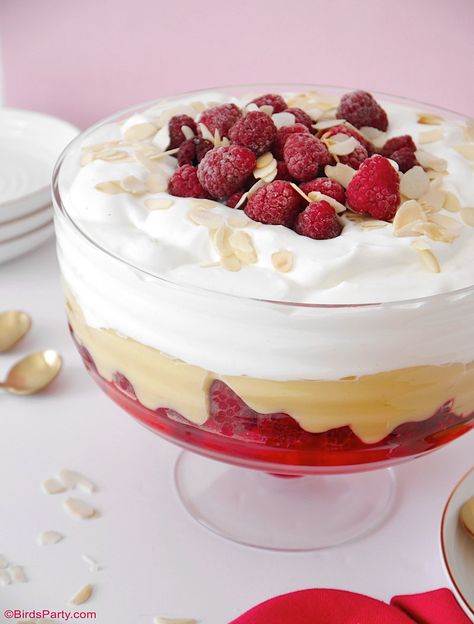 Classic English Trifle With Store Cupboard Ingredients and Frozen Raspberries - easy, quick, no-bake dessert that tastes delicious! by BirdsParty.com @birdsparty #trifle #recipe #raspberrytrifle #englishtrifle #easydessert #dessert #easter #fruitdessert #recipe Triffle Recipe, Easy Trifle, Raspberry Trifle, English Trifle, Trifle Dessert Recipes, Store Cupboard, Frozen Raspberries, Trifle Desserts, Gourmet Dinner