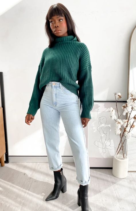 Emerald Green Sweater Outfit, Green Turtleneck Outfit, Turtle Neck Sweater Outfit, Green Sweater Outfit, Business Fits, Turtleneck Sweater Outfit, Turtleneck Outfits, Green Turtleneck Sweater, Turtleneck Outfit