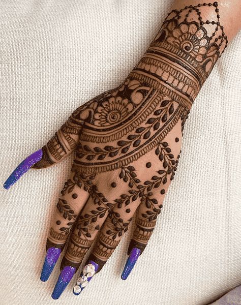 Elegant Mehndi Designs, Elegant Mehndi, Back Hand Mehndi Design, Back Hand Mehndi, Indian Mehndi Designs, Hand Mehndi Design, Unique Mehndi, Latest Henna Designs, Rose Mehndi Designs