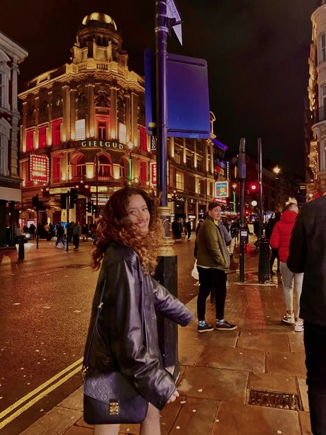 Girl with brown curly hair in all black outfit with oversized leather jacket and YSL handbag walking around London on New Year’s Eve at night New Years London, London New Years Eve, New Year London, Book Vibes, Uk Trip, Europe Aesthetic, Europe Trip, Winter Break, Holiday Books