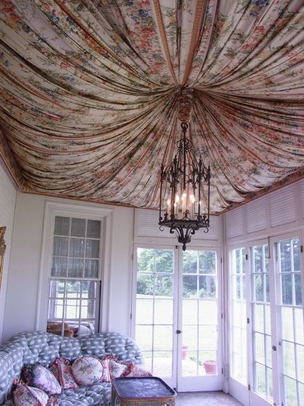 Tented Bedroom Ceiling, Drapes For Ceiling, Diy Canopy Ceiling, Canopy Ceiling Draping Bedroom, Tented Ceiling Diy, Boutique Ceiling Ideas, Diy Fabric Ceiling, Ceiling Drapes Bedroom, Canopy Ceiling Draping