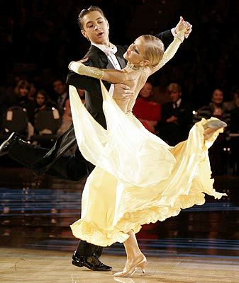 I'm just going to automatically assume this is the Waltz or Viet. Waltz. If not, my bad. Haven't danced in like 5 years. Foxtrot Dance, Waltz Dance, Social Dance, Ballroom Dancer, Quickstep, Dance Like No One Is Watching, Dance Movement, Shall We Dance, Strictly Come Dancing