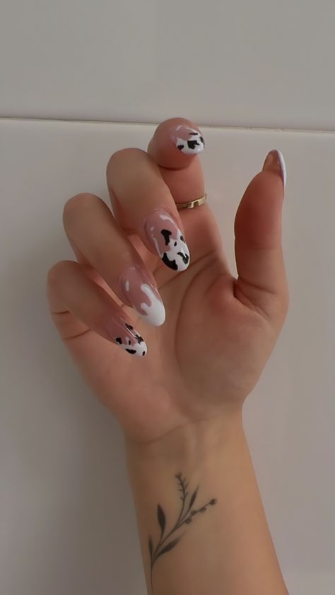 Moo Moo Nails, Almond Nails Pattern, Almond Shape Cow Print Nails, Cowgirl Gel Nails, Cow Nails Almond Shape, Cow Pink Nails, Cowprint Nail Design Almond, Cosmic Cowgirl Nails, Cowboy Nail Designs