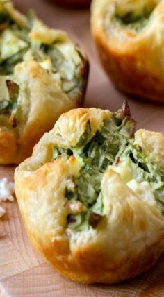 Spinach Puffs Recipe, Spinach Cheese Puffs, Spinach Puffs, Cheese Puffs Recipe, Spinach Cheese, Puff Recipe, Cheese Puffs, Buffalo Chicken Dip, God Mat