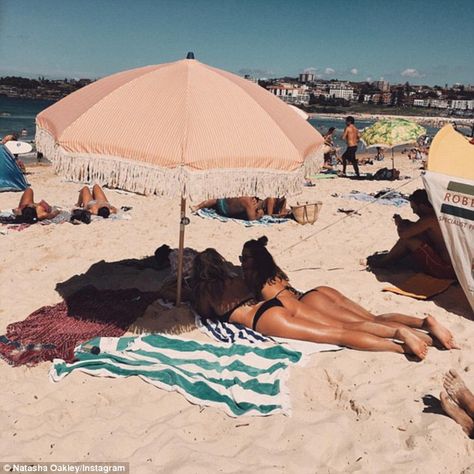 'Sun bums': Beach babes Natasha and Devin both displayed their pert posteriors in this sun... Natasha Oakley, Beach Birthday, Beach Umbrella, Summer Bucket Lists, Beach Picnic, Birthday Photoshoot, Beach Aesthetic, Beach Holiday, Beach Vibe