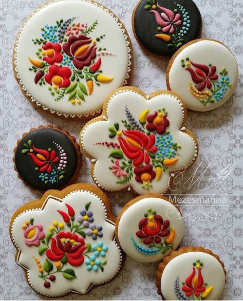 Gingerbread Cookies Decorated, Torte Cupcake, Ginger Bread Cookies Recipe, Pretty Cookies, Fancy Cookies, Beautiful Cookies, Iced Cookies, Icing Cookies, Cookie Art