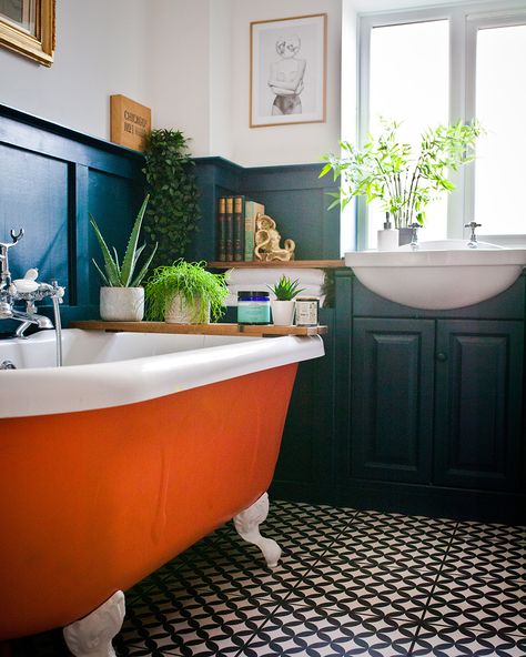 Orange Bathrooms, Bad Inspiration, Family Bathroom, Bathroom Colors, Bath Tub, House Bathroom, House Tour, Diy Bathroom, Bathroom Renovations