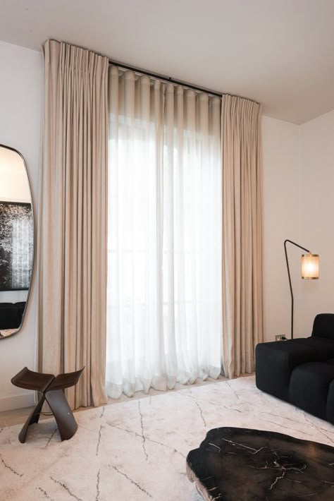 Beige Curtains Living Room, Gold Curtains Living Room, Window Curtain Designs, Curtains Living Room Modern, Curtains Style, Curtain Styles, Plain Curtains, Living Room Decor Curtains, Curtains Living