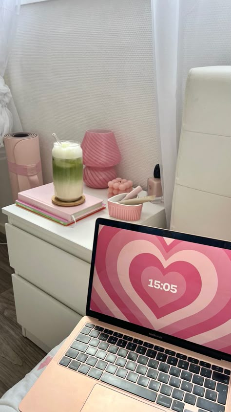 Girl Nightstand, Pink Lifestyle, Pinterest Room Decor, Pink Life, Girly Room, Room Transformation, Pink Girly Things, Pink Vibes, Pink Room