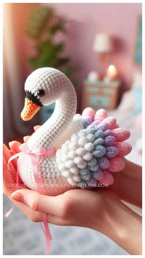 Free Duck Amigurumi Pattern, Crochet Swan Pattern, Swan Crochet, Crochet Swan, Crochet Keyring Free Pattern, Crochet Bird Patterns, Slip Stitch Crochet, Crochet Animal Amigurumi, Beautiful Swan