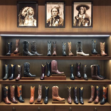 When you really want to get your Texas on and channel a real-life Urban Cowboy, these are the best Houston spots to hit. Western wear still matters here. Cowboy Boot Closet, Houston Spots, Cowboy Store, Cowboy Room, Country Bar, Custom Cowboy Boots, Modern Cowboy, Lucchese Boots, Urban Cowboy